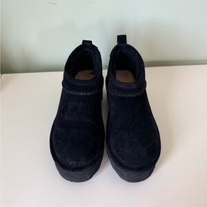 Bearpaw platform boots